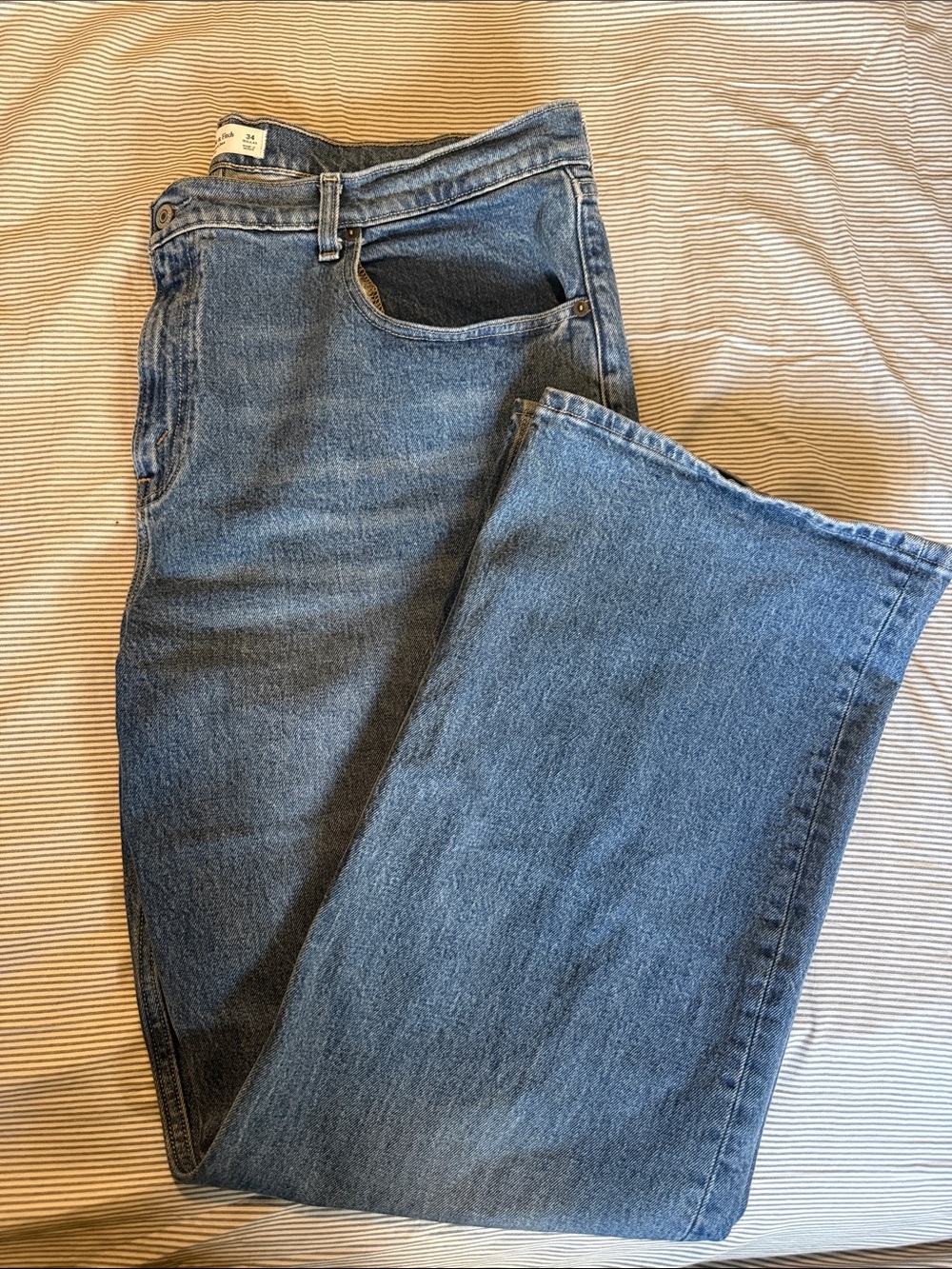 Abercrombie & Fitch Women's 90s Relaxed Straight Leg Jeans - Light Blue Denim